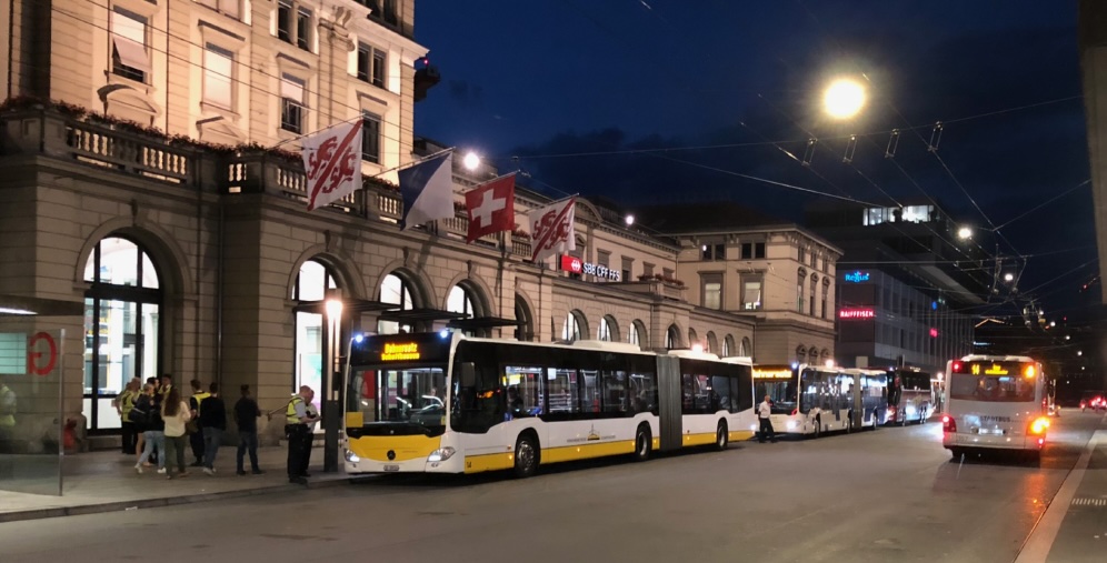 Bahnhofplatz Winterthur bei Nacht